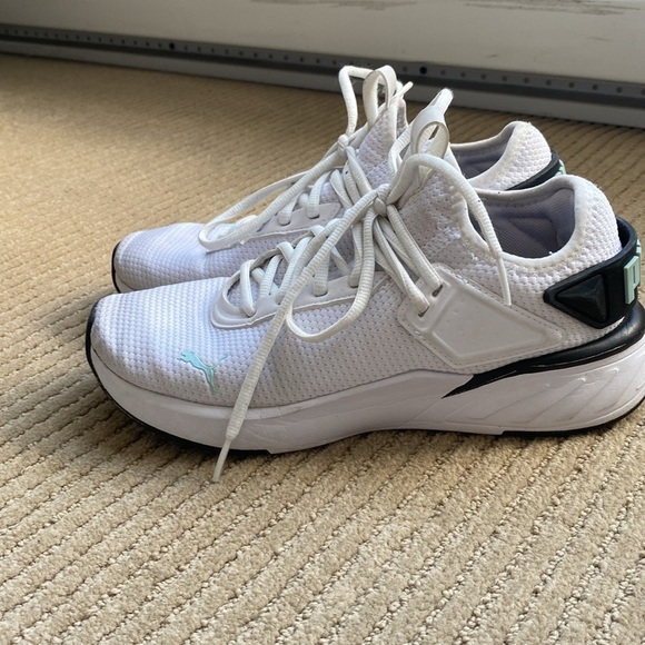 PUMA Sneakers, White, size 8 - Picture 6 of 16